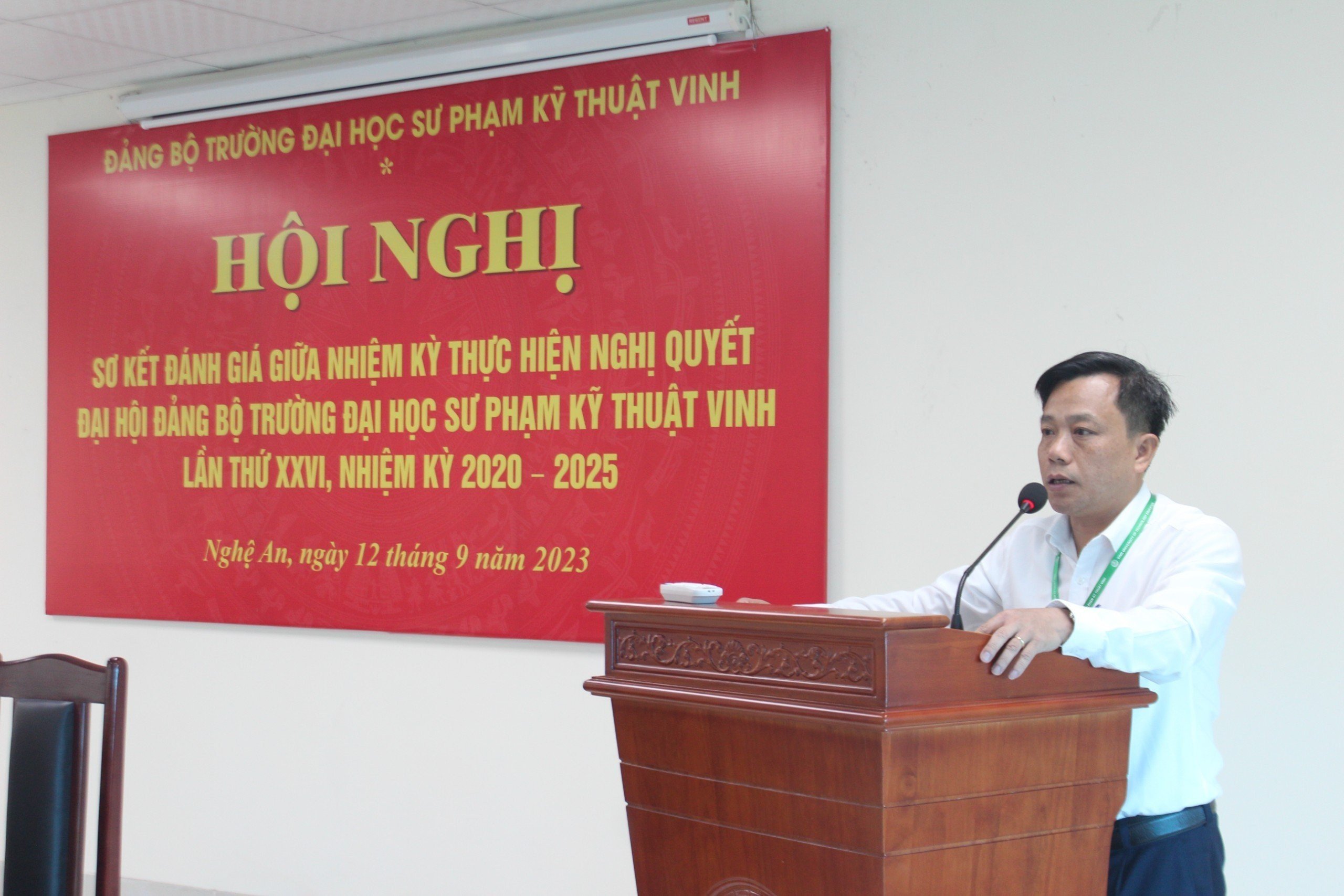 HỘI NGHỊ ĐÁNH GIÁ GIỮA NHIỆM KỲ THỰC HIỆN KẾT QUẢ THỰC HIỆN NGHỊ QUYẾT ĐẠI HỘI ĐẢNG BỘ TRƯỜNG ĐẠI HỌC SƯ PHẠM KỸ THUẬT VINH LẦN THỨ XXVI, NHIỆM KỲ 2020 – 2025.